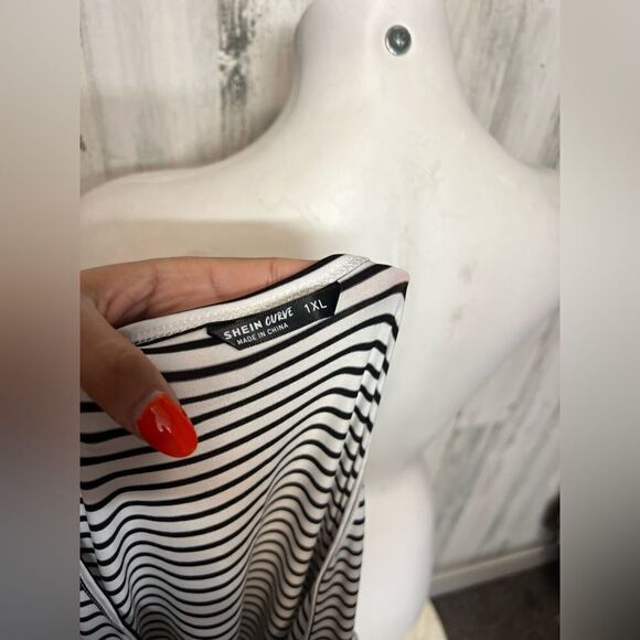 Stripped dress - Picture 8 of 10